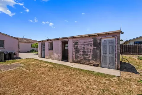 Exterior - 1119 C St, Salinas, CA 93905 photo 10 of 10