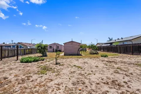 Exterior - 1119 C St, Salinas, CA 93905 photo 2 of 10