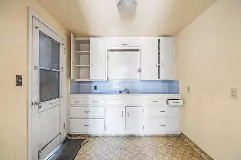 Kitchen - 1119 C St, Salinas, CA 93905 photo 4 of 4