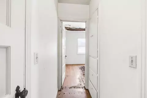 Entry Way - 1119 C St, Salinas, CA 93905 photo 2 of 4