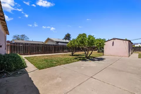 Exterior - 1119 C St, Salinas, CA 93905 photo 1 of 10