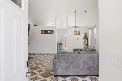 Entry Way - 1015 Eagle Dr, Salinas, CA 93905 photo 1 of 1