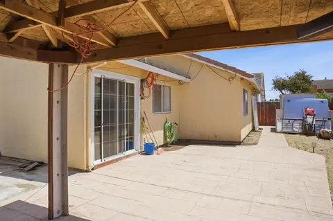 Exterior - 1015 Eagle Dr, Salinas, CA 93905 photo 4 of 4