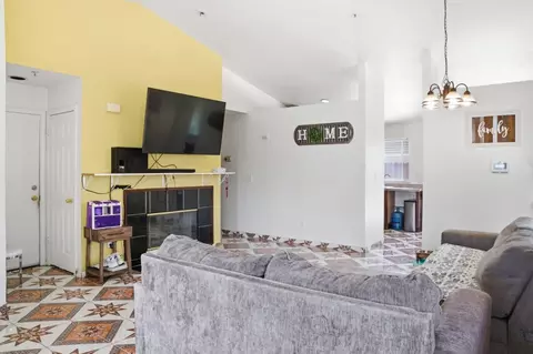Living - 1015 Eagle Dr, Salinas, CA 93905 photo 1 of 1