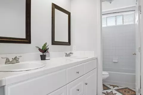 Bath - 1015 Eagle Dr, Salinas, CA 93905 photo 1 of 2