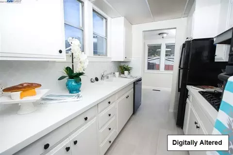 7932 Earl St, Oakland, CA 94605