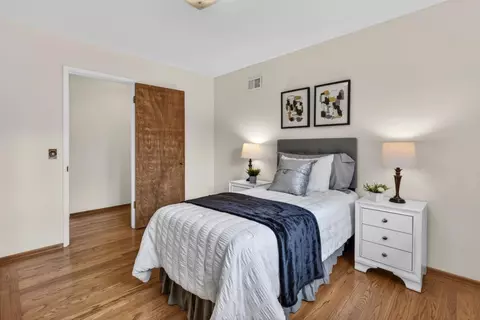Bedroom - 13220 Franklin Ave, Mountain View, CA 94040 photo 5 of 6