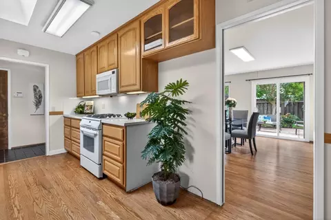 Kitchen - 13220 Franklin Ave, Mountain View, CA 94040 photo 2 of 3