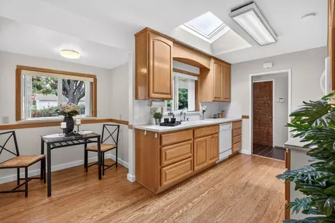 Kitchen - 13220 Franklin Ave, Mountain View, CA 94040 photo 3 of 3