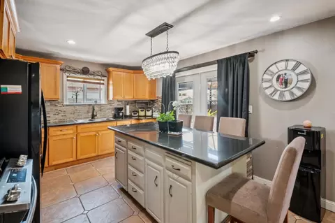 Kitchen - 1413 Wiren St, Salinas, CA 93905 photo 2 of 4