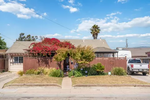Exterior - 1413 Wiren St, Salinas, CA 93905 photo 1 of 9