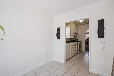 Entry Way - 1413 Wiren St, Salinas, CA 93905 photo 5 of 5