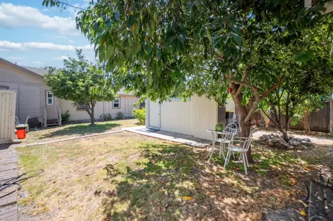 Exterior - 1413 Wiren St, Salinas, CA 93905 photo 7 of 9