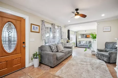 Entry Way - 1413 Wiren St, Salinas, CA 93905 photo 1 of 5
