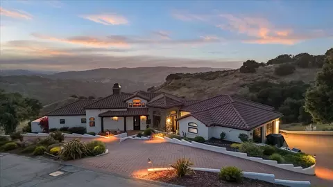 24542 Rimrock Canyon Rd, Salinas, CA 93908