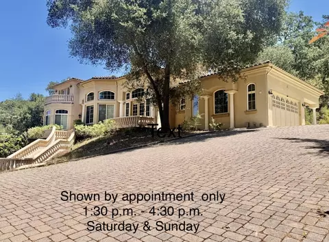 15520 Quito Rd, Monte Sereno, CA 95030
