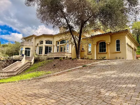 15520 Quito Rd, Monte Sereno, CA 95030