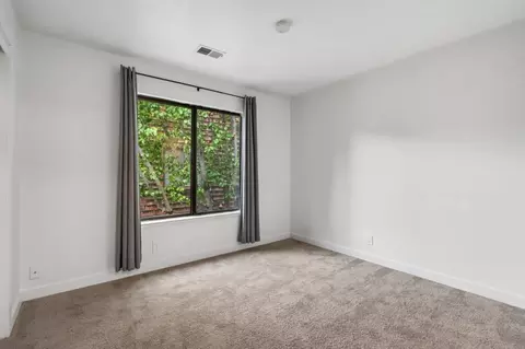 Bedroom - 1555 Hecker Pass Rd E201, Gilroy, CA 95020 photo 4 of 5