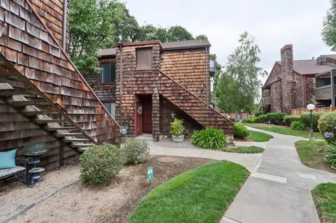 1555 Hecker Pass Rd E201, Gilroy, CA 95020