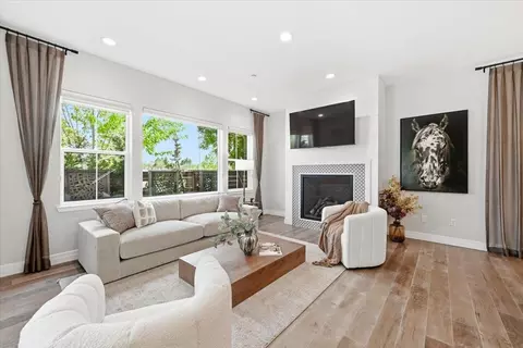Living - 39502 Darner Dr, Newark, CA 94560 photo 2 of 3