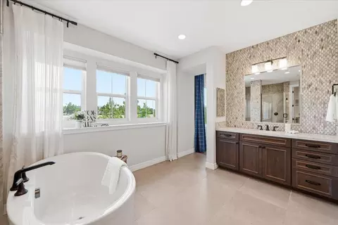 Bath - 39502 Darner Dr, Newark, CA 94560 photo 9 of 10