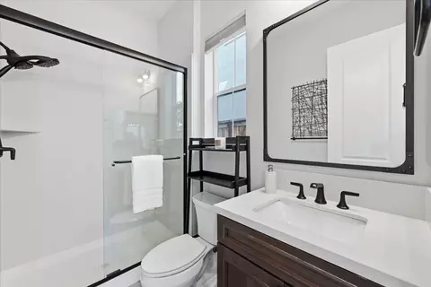 Bath - 39502 Darner Dr, Newark, CA 94560 photo 1 of 10