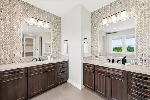 Bath - 39502 Darner Dr, Newark, CA 94560 photo 8 of 10