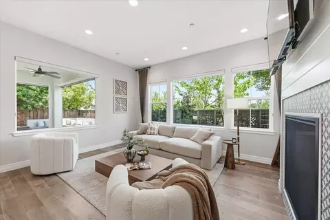 Living - 39502 Darner Dr, Newark, CA 94560 photo 1 of 3