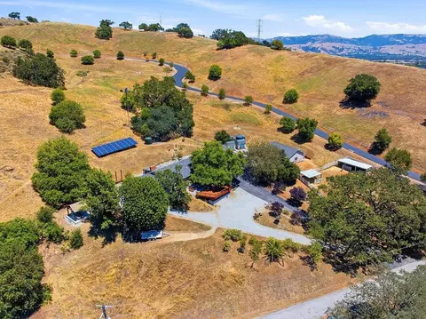 1755 Paradise Vw, Morgan Hill, CA 95037