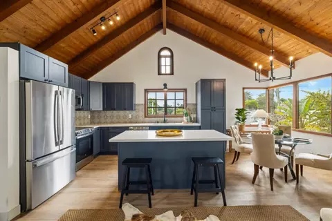 677 Taylor St, Monterey, CA 93940