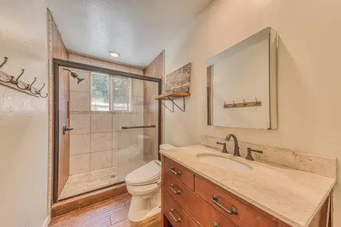 Bath - 19085 Marjorie Rd, Salinas, CA 93907 photo 3 of 3