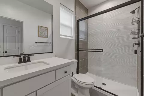 Bath - 4065 Maddy Ave, Tracy, CA 95377 photo 1 of 8