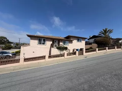 1394 Lowell St, Seaside, CA 93955