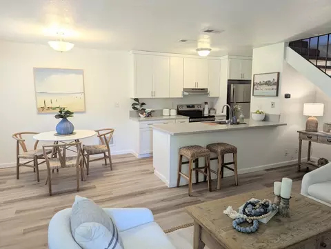 1135 Callas Ln 2, Capitola, CA 95010