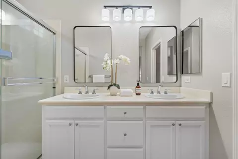 Bath - 100 Parc Place Dr, Milpitas, CA 95035 photo 2 of 3