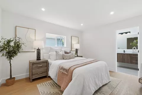 Bedroom - 988 Post St, Alameda, CA 94501 photo 1 of 3
