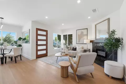 Living - 988 Post St, Alameda, CA 94501 photo 1 of 2