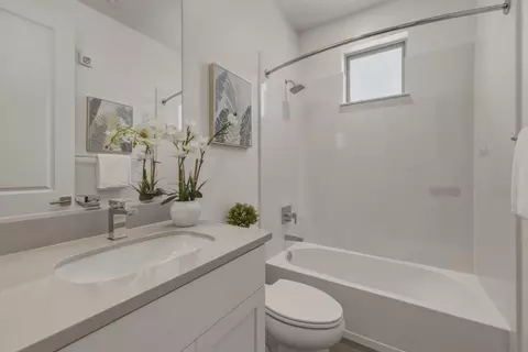 Bath - 1235 Verano Rd, Mountain View, CA 94043 photo 3 of 6