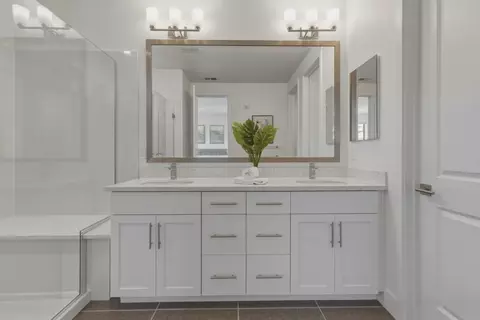 Bath - 1235 Verano Rd, Mountain View, CA 94043 photo 4 of 6