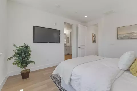 Bedroom - 1235 Verano Rd, Mountain View, CA 94043 photo 4 of 5