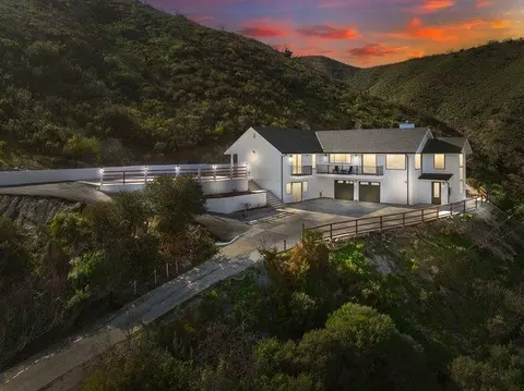228 Pine Canyon Rd, Salinas, CA 93908