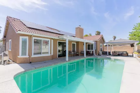656 Grape Ct, Los Banos, CA 93635