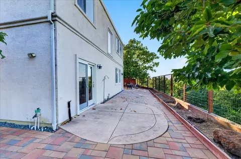 Exterior - 232 Overlook Ter, Hercules, CA 94547 photo 6 of 10