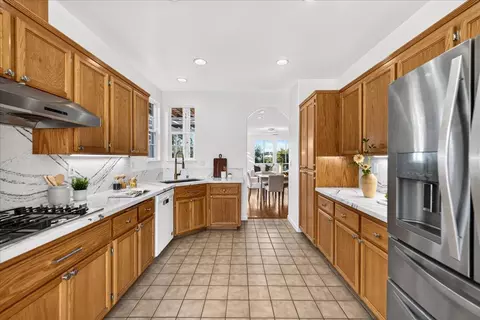 Kitchen - 232 Overlook Ter, Hercules, CA 94547 photo 5 of 6