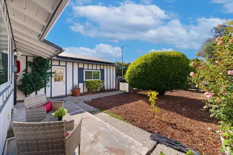 2602 Pendragon Ln, San Jose, CA 95116