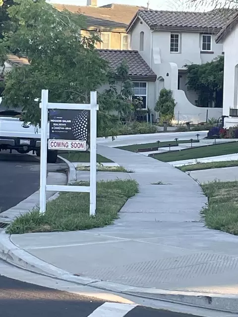 15801 Crescent Park Cir, Lathrop, CA 95330