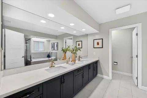 Bath - 100 Sleeper Ave, Mountain View, CA 94040 photo 2 of 8