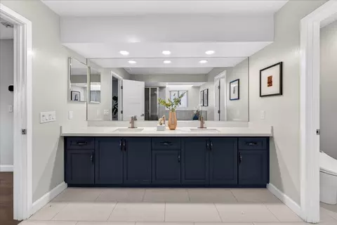 Bath - 100 Sleeper Ave, Mountain View, CA 94040 photo 3 of 8