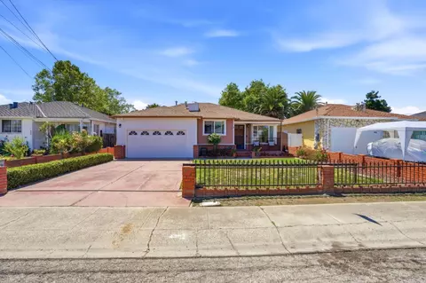 439 Wisteria Dr, East Palo Alto, CA 94303