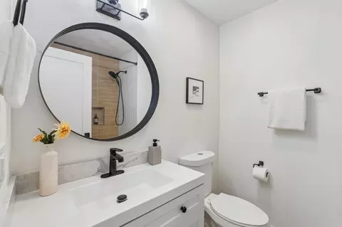 Bath - 7595 Braidburn Ave, Newark, CA 94560 photo 1 of 2